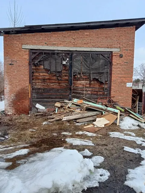 нежилое здание котельной с. Богуславец, кадастровый номер 25:06:190101:1338 с земельным участком