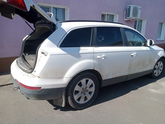 Автомашина AUDI Q7  категория-B,  2010 года выпуска,  двигатель № ВНК 131287,  кузов WAUZZZ4LXAD029440, цвет белый,  (VIN) WAUZZZ4LXAD029440, регистрационный номер У 545 РН 116 RUS,  паспорт транспортного средства 77 УК 370991,  выдан 19.05.2010 Центральной акцизной таможней