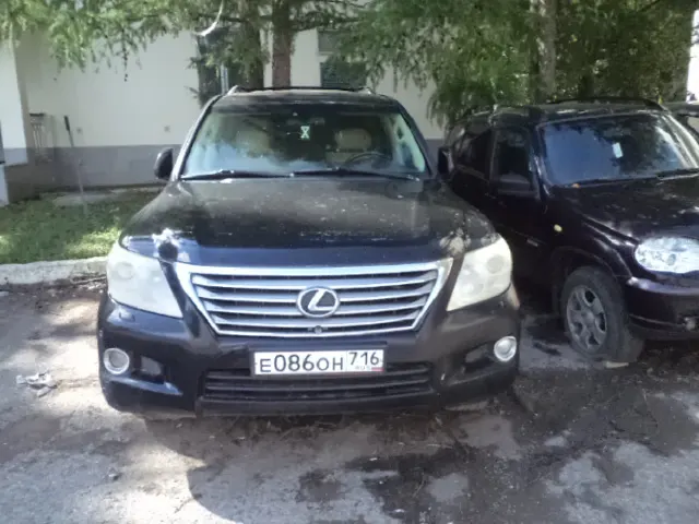 LEXUS LX 570, VIN JTJHY00W204006968, год изготовления 2008 года, цвет кузова черный, тип двигателя бензиновый