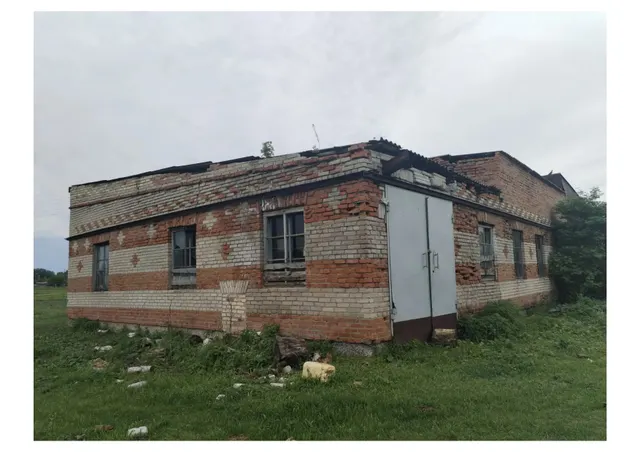 Право заключения договора купли-продажи муниципального имущества указанного в описании лота.