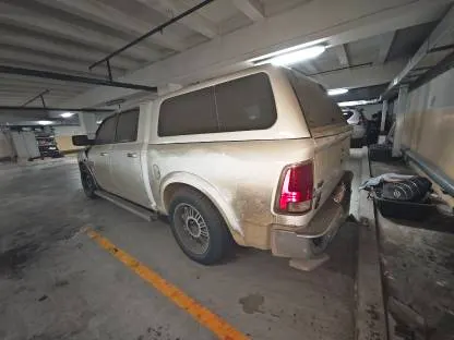 Автомобиль ДОДЖ RAM 1500; 2014 г.в., г/н М273ЕР75, цвет белый, VIN:1C6RR7NT0ES393851, Номер шасси (рамы): 1C6RR7NT0ES393851, номер кузова (прицепа): 1C6RR7NT0ES393851. ПТС отсутствует. Передний бампер царапины, левая передняя дверь царапины, левое крыло вмятина, передний левый фендер царапина