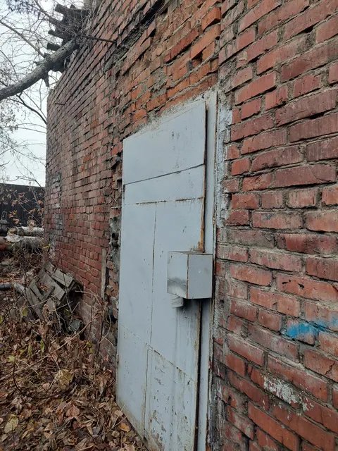 нежилое здание общей площадью 74,5 кв.м, кадастровый номер: 42:24:0101015:5815, расположенное по адресу:  ул. Павленко, 13а.