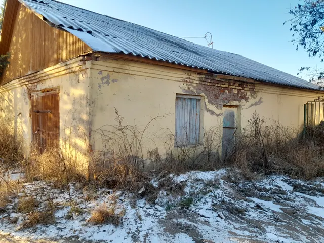 Нежилое помещение, площадью 32,3 кв.м., находящееся в здании гаража, расположенного по адресу: Российская Федерация, Вологодская обл, Тотемский р-н, г Тотьма,  ул Белоусовская, д 34а, гараж 2