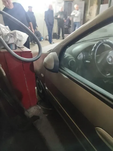 Автомобиль RENAULT LOGAN, 2012 года выпуска, наименование (тип) - легковой седан, VIN X7LLS RBYACH555972, модель № двигателя К4МС697, D 020303, кузов X7LLSRBYACH555972, цвет бежевый, мощность двигателя, л.с. (кВт) -103 (76), рабочий объем двигателя, куб.см -1598, тип двигателя  - бензиновый