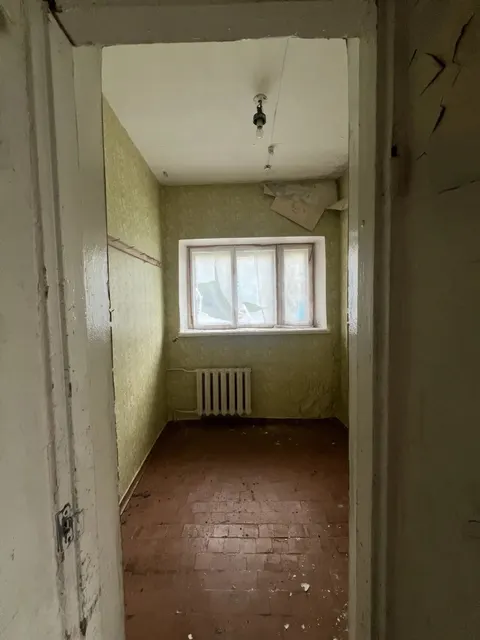 Нежилое здание с кадастровым номером 49:09:000000:666 общей площадью 514,3 кв.м. и земельный участок под ним площадью 1881 кв. м. с кадастровым номером 49:09:032201:35, вид разрешённого использования – блокированная жилая застройка; дошкольное, начальное и среднее общее образование; благоустройство территории; оказание услуг связи; бытовое обслуживание; амбулаторно-поликлиническое обслуживание; объекты культурно-досуговой деятельности, расположенное по адресу: г. Магадан,  улица Пионерская, д.4