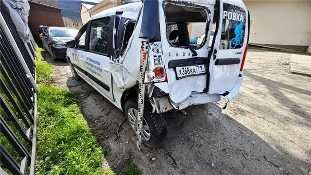 Автомобиль LADA LARGUS 2025