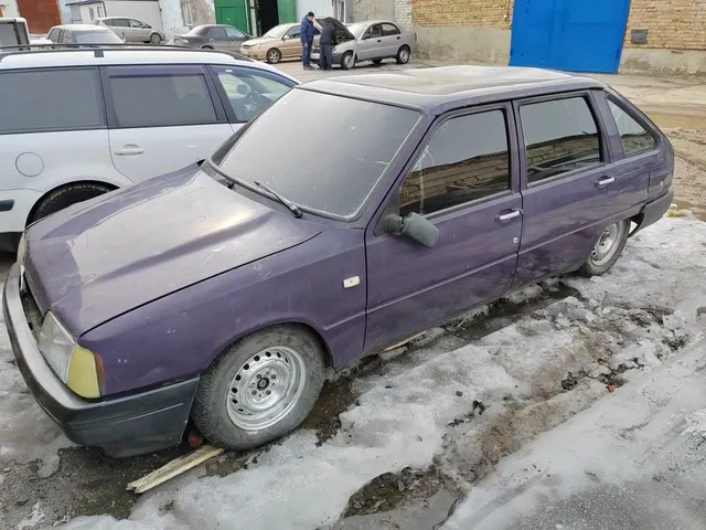 Автомобиль ИЖ 2126-030, г.в. 2004, VIN: XTK21260040132971, г/н: К602ОМ11, Документы: Нет, Ключи: Нет, Примечание: Установлено наличие колес, наличие дверей, дверь багажника, имеются стекла лобовое, заднее, боковые, двигатель отсутствует, в салоне установлено наличие передних и задних сидений. АС ПИБИ: 11-008996-1