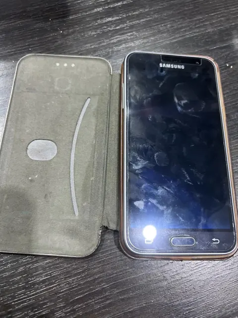 мобильный телефон марки "Samsung" 1 Штука (шт)