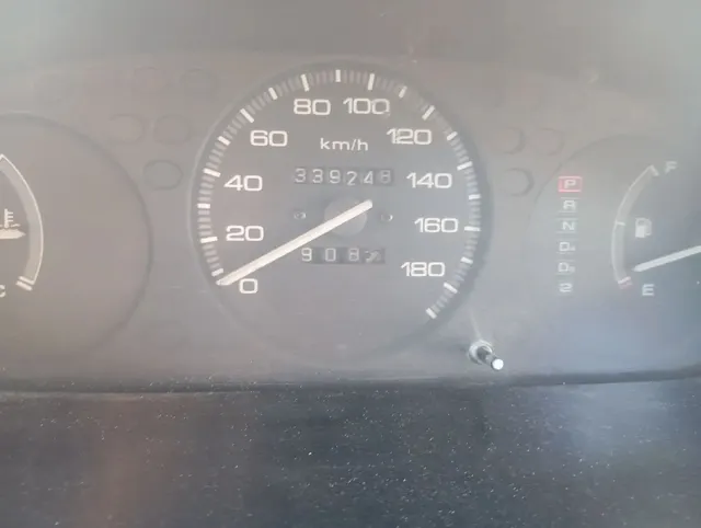 Транспортное средство Honda Partner, 2003 года выпуска, цвет - белый, номер кузова EY7-1359152, государственный регистрационный номер У450КР03. Состояние транспортного средства: на дверях с обеих сторон рекламная наклейка такси Максим, на бампере небольшая вмятина.