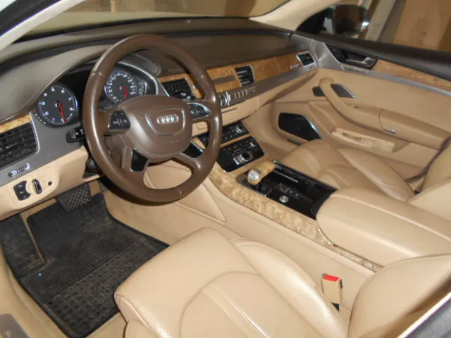 траспортное средство - AUDI A8 L, 2012 года выпуска (VIN WAUZZZ4H8CN033611), государственный номер K 520 УК 716 с комплектом установленных на транспортном средстве автошин марки Пирелли 235/50/19 Н103 SCORPION ICE ZERO 2 XL в количестве 4 шт., автодисков марки Alutec W10 8.5*19 5/112 ЕТ32 66.5 RBFP в количестве 4 шт., дополнительный комплект автошин 235/50R19 Arivo Ultra ARZ5 XL (Лето) в количестве 4 шт.