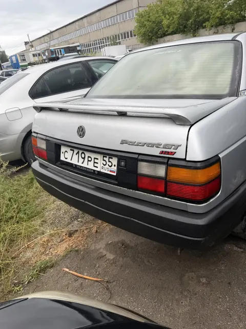 Автомобиль Volkswagen Passat CL, 1989 г.в.