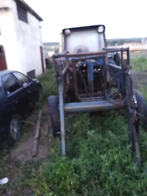 Трактора, 3 шт. и прицепы 2 шт.