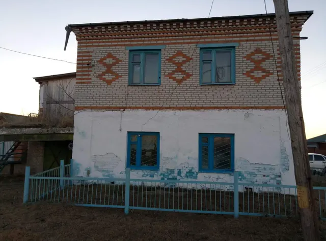 Здание фельдшерско-акушерского пункта, по адресу: Курганская область,  Каргапольский муниципальный округ,  с. Брылино,  ул. Горушки, здание 25