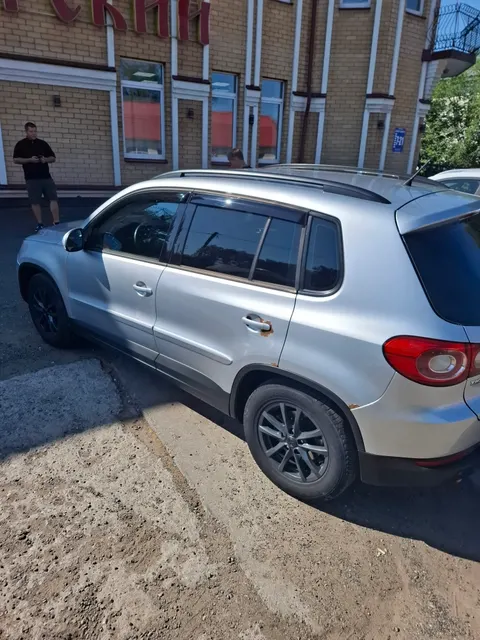Легковой автомобиль VOLKSWAGEN TIGUAN, 2011 г.в., г/н А548УТ43, серебристого цвета, VIN XW8ZZZ5NZBG111008