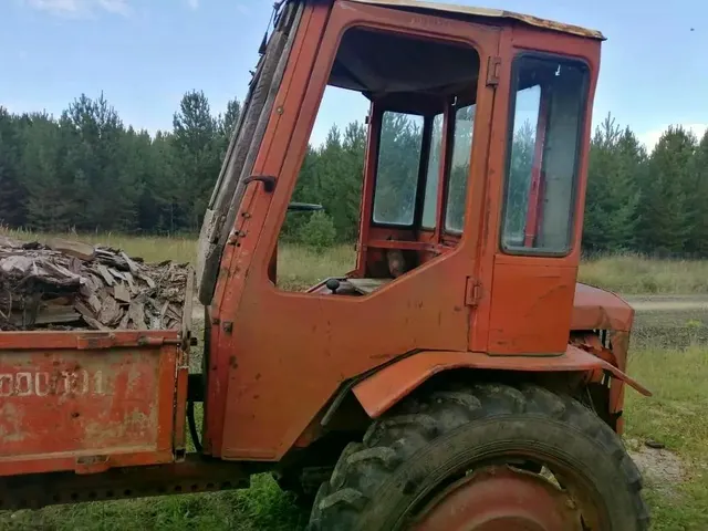 Колесный трактор Т-16 ВСШ16.38.102 К10.1, двигатель № 1002015, 1979 г.в, комплектность и состояние  не проверялась данное  имущество обращено в доход государства, (Документы отсутствуют)Находится в Кежемском районе