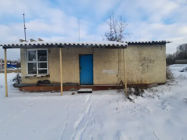 Нежилое здание, общей площадью 31,0 кв.м, кадастровый номер 42:24:0101056:323, расположенное по адресу: г. Кемерово, ул.  Тухачевского – Ю. Двужильного.