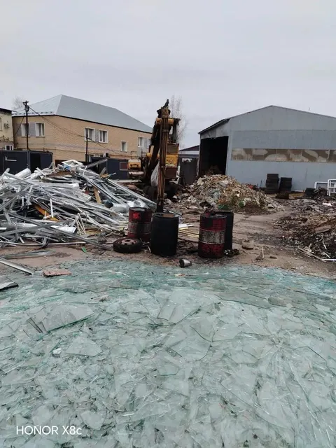 Специальное транспортное средство - трактор Liebherr 902 жёлтого цвета, не на ходу, не зарегистрирован