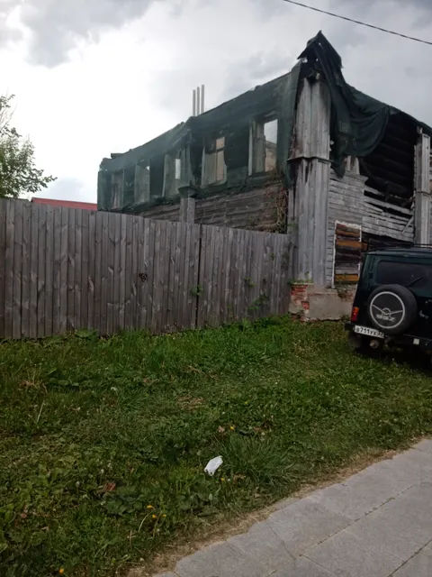 Нежилое здание, с земельным участком площадью 900 кв.м.