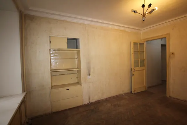 Продажа имущества, находящегося в собственности города Москвы: жилое помещение по адресу: г. Москва, ул. Донская, д. 6 стр. 2, кв. 104, общей площадью 48,8 кв. м (Этаж № 1), кадастровый номер: 77:01:0006004:1744