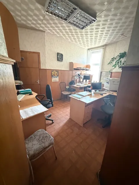 Лот № 4. Нежилое помещение, площадью 312,8 кв. м, кадастровый номер 53:24:0000000:3312. Местонахождение: Новгородская обл., Старорусский р-н, г. Старая Русса, ул. Великая, зд. 6/30, помещение 3Н. Является предметом охраны объекта культурного наследия регионального значения (охранное обязательство № 30 от 16.06.2011, выдано комитетом культуры Новгородской области). Должник (собственник) – ООО «Газсервис» (ИНН 5322009462 ОГРН 1045300951190)