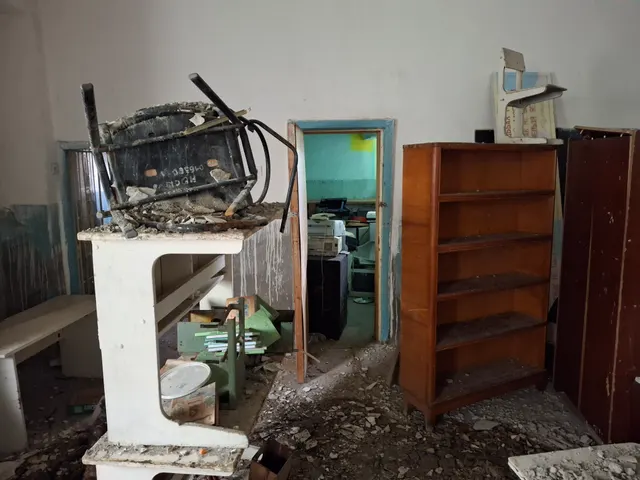 Нежилое здание хозяйственного корпуса с кадастровым номером 07:03:0700048:350, площадью 577,4 кв.м, расположенное по адресу: КБР, г. Майский, ул. М. Горького, 116, с земельным участком из земель населенных пунктов с кадастровым номером 07:03:0700048:1001, площадью 2296 кв.м, с видом разрешенного использования «размещение гаражей для собственных нужд», расположенным по адресу КБР, г. Майский, ул. М. Горького, 116/1.