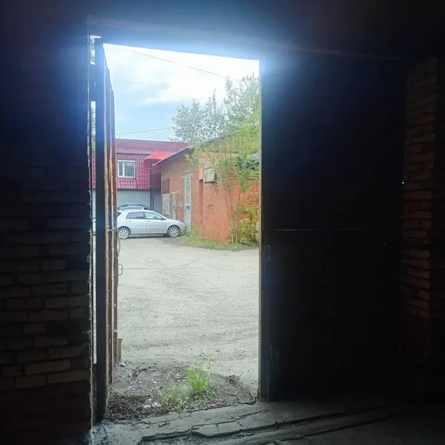 Право заключения договора аренды на нежилое помещение № 28/1, общей площадью 50,0 кв.м., расположенное по адресу: Республика Бурятия, гор. Северобайкальск, ул. Полиграфистов, д. 12, кадастровый номер 03:23:010557:869, с целью размещения в нем: склада, гаража.