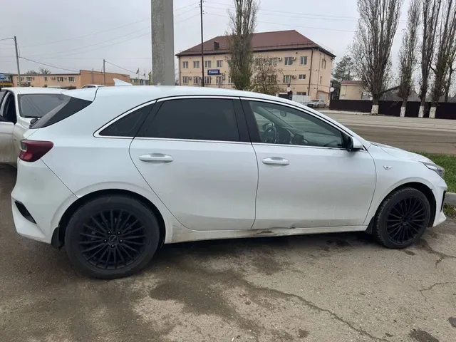 Д-к Дроздов А.А. А/м KIA CD 9 (CEED), г/в 2018, г/н О799НА193, VIN XWEH2516BK0004344. Обременение: залог, арест, н/ц 1 477 000,00 руб., з-к 295 400,00 руб., ш/а 14 770,00 руб.