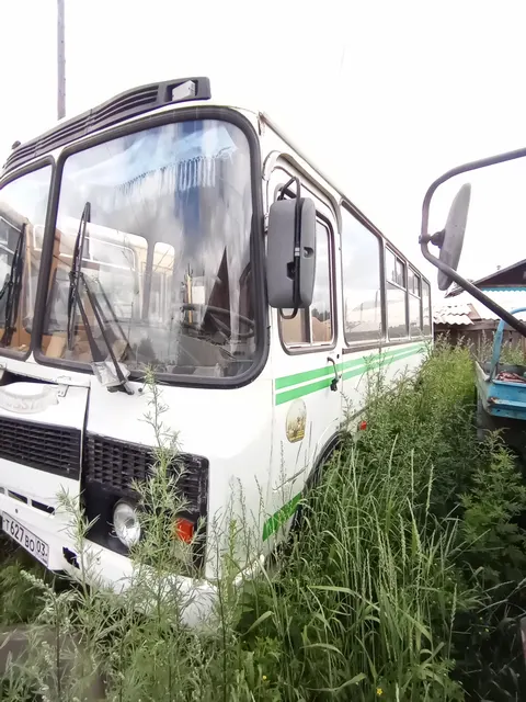 Автобус ПАЗ 32050R Идентификационный номер (VIN): Х1М32050R10008674; Наименование (тип ТС) – Автобус; Категория ТС – D; Год изготовления ТС – 2001; Модель, № двигателя – ЗМ3523400 11030965; Шасси (рама) № - отсутствует; Кузов (прицеп) № - 10008674; Цвет кузова (кабины) – Бело-зеленый; Мощность двигателя, кВт(л.с) – 96/130; Рабочий объем двигателя, куб.см – 4670; Тип двигателя – карбюраторный; Разрешенная максимальная масса, кг – 7705; Масса без нагрузки, кг – 4720; Организация изготовитель ТС (с