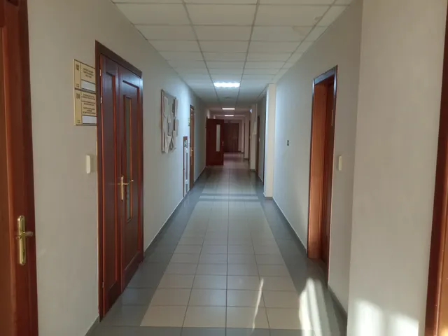 Часть нежилого помещения с кадастровым номером: 72:23:0218006:20936 на седьмом этаже: общей площадью 471,9 кв.м., расположенного по адресу: г. Тюмень, ул. Малыгина, д. 75