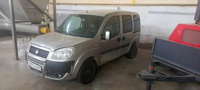 Автомобиль FIAT DOBLO