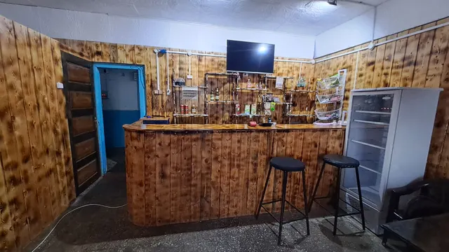 часть нежилого помещения с кадастровым № 28:26:030800:442 (по тех. паспорту пом. № 60 ), общей площадью 37,40 м2, расположенного по адресу: Российская Федерация, Амурская область, муниципальный округ Тындинский, поселок Ларба, улица Мира, здание 5. Целевое назначение помещения – размещение кафе, размещение магазина.
