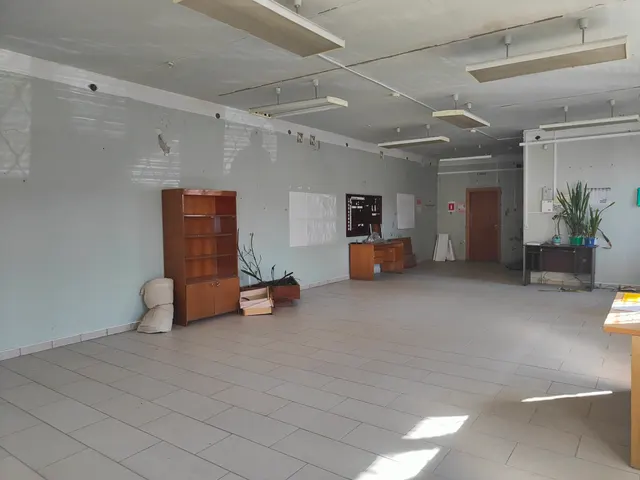 Право аренды нежилого помещения, кадастровый номер 37:08:050307:532, площадь 104,5 кв.м., расположенного по адресу: Ивановская область, Комсомольский район, город Комсомольск, улица Люлина, дом 16, лит. А, 1 этаж, помещение 6,7,8,9. РНФИ П13350038794.