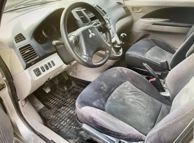 Mitsubishi Grandis