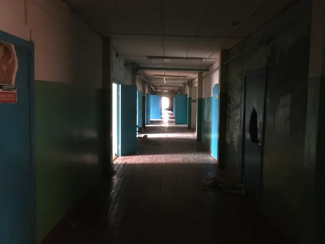 Нежилое здание (здание бывшей МБОУ "Рубиловская основная общеобразовательная школа")