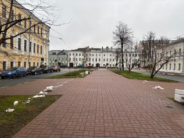Имущество, находящееся в собственности Ярославской области, расположенное по адресу: Ярославская область, г. Ярославль, ул. Революционная, д. 9/4, с земельным участком