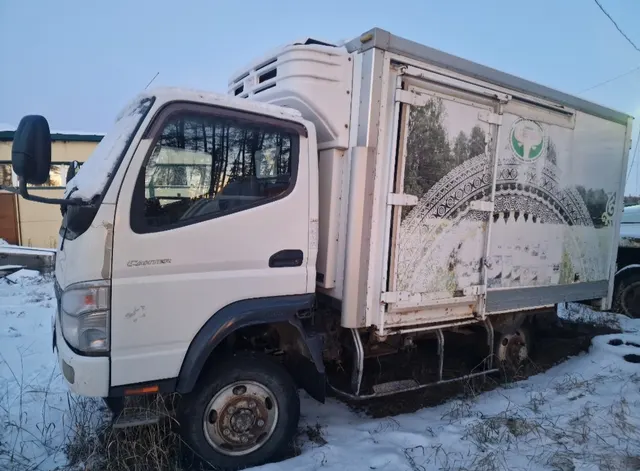 Грузовой рефрижератор Mitsubishi Fuso Canter 2008 г.в., модель 4М50, цвет кузова белый, государственный номер Е412КР14, шасси FG73D-540108. Местонахождение: РС(Я), Нюрбинский район. Собственник Сельскохозяйственные потребительский сбытовой перерабатывающий кооператив «Байар»