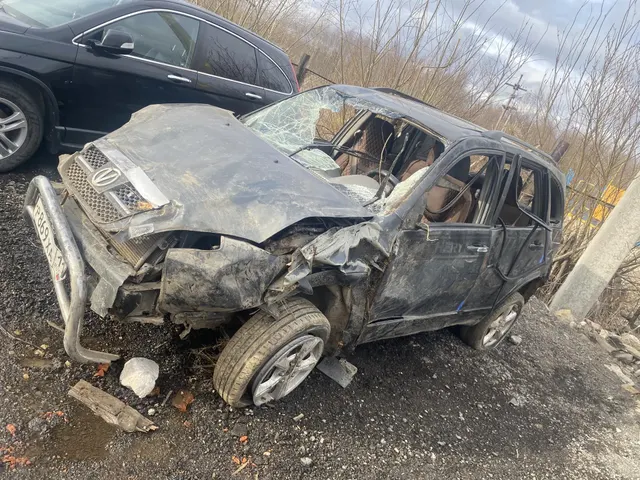 Годные остатки SUV T11 Vortex Tingo, г.в. 2010, VIN: X7MDB11DMA0000713, г/н: Р869ХА11, Документы: Нет, Ключи: Есть, Примечание: Цвет кузова темно-серый, техническое состояние: после ДТП, не на ходу. АС ПИБИ: 11-009133-1