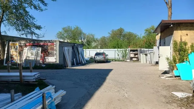 Нежилое здание площадью 45,8 кв.м., с кадастровым номером 31:06:0208002:548, расположенное по адресу: Белгородская обл., г. Старый Оскол, ул. Индустриальная, д. 10