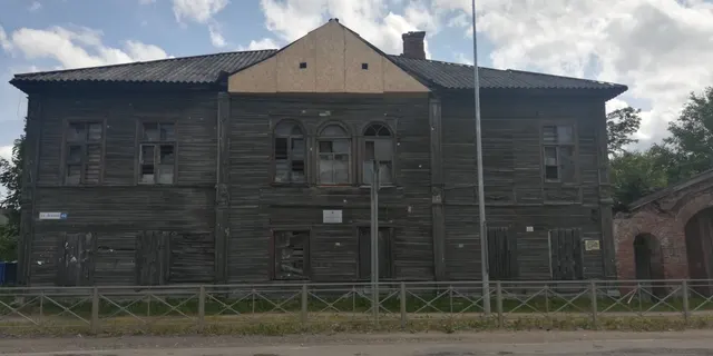 Нежилое здание общей площадью 417,4 кв. м, КН 60:12:0102103:16 - объект культурного наследия регионального значения «Дом И.И.Игнатовича», XIX в.