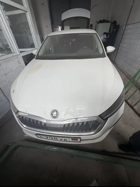 Должник ГУП ДНР "РЦ "ТОРГОВЫЙ ДОМ "УГОЛЬ ДОНБАССА". Автомобиль легковой комби (хэтчбек) SKODA OCTAVIA, 2021 г.в., регистрационный номер Е798УКДНР, цвет белый, VIN: XW8AN4NX1NH008270, ТС 290741. Нач. цена: 1355699,38 руб., в т.ч. НДС 22%. Задаток: 203 360 руб.