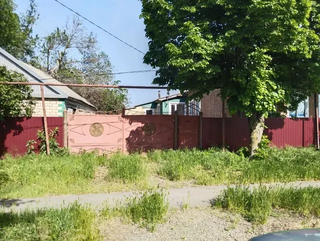 Жилой дом, площадь 96 кв.м, кадастровый номер 26:01:061818:124, адрес: Российская Федерация, Ставропольский край, м.о. Красногвардейский, с. Преградное, пер. Веселый, д. 22; земельный участок, площадь 2400 +/- 17 кв.м, кадастровый номер 26:01:061910:13, Почтовый адрес ориентира: Российская Федерация, Ставропольский край, м.о. Красногвардейский, с. Преградное, пер. Веселый, з/у 22.