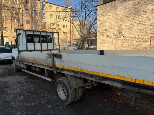 Транспортное средство IVECO 57DL63, 2011 г.в., г/н С949МТ761, VIN X8957DL63B0ER7001, белого цвета, ТС имеет следы ржавчины и коррозии ЛКП по кузову, трещина на лобовом стекле, левое и правое зеркала заднего вида перемотаны изолентой, должник Бушу П.Н., (Поручение ТУ Росимущества в РО от 24.09.2026 № 61-1722-У). Адрес (местоположение): Ростовская область, г. Батайск, ул. Промышленная, 19б.