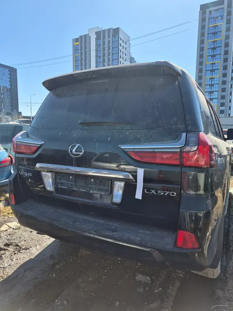 Легковой универсал, LEXUS LX 570, 2016 г.в., цвет черный, VIN: JTJHY00W404209229, все 4 колеса на месте, все стекла целые без трещин. Без внешних повреждений. СОР  и ПТС