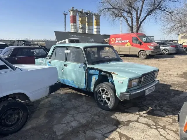 А/м ВАЗ 2107, гос. № Х899АХ30, 2001 г/в, VIN XTA21070011424859, цвет серо-зелено-голубой, (ключи). 1 шт