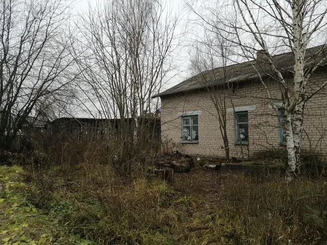 Земельный участок площадью 854 кв.м, с расположенным на нем объектом недвижимого имущества — зданием семенной инспекции площадью 94,8 кв.м, расположенных по адресу: Вологодская область, р-н Вожегодский, п. Вожега, ул. Гагарина, д. 17.