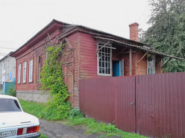 Нежилое помещение, площадью 14,5 кв.м.,   расположенное по адресу: Российская Федерация, Брянская область, городской округ Новозыбковский, город Новозыбков, улица Наримановская, дом 29 кв. 4.