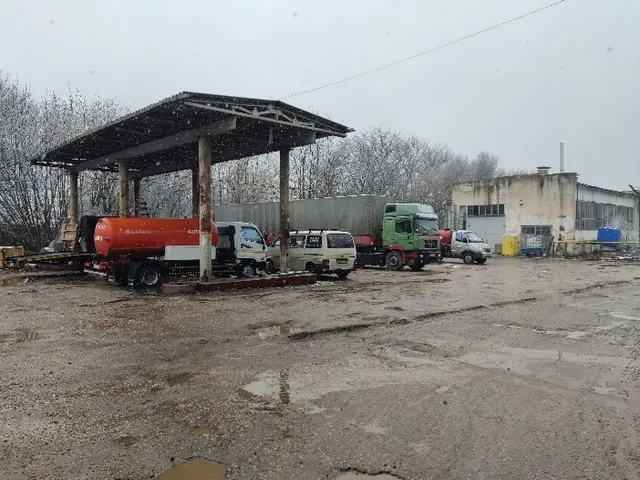 аренда части мощения, площадью 750,0 кв.м (30м*25м), расположенного по адресу: Республика Крым, г. Симферополь, ул. Генерала Васильева, д.34, начальной минимальной стоимостью 63 729 (шестьдесят три тысячи семьсот двадцать девять) рублей 51 копейка арендной платы в месяц (без учета НДС), сроком на 11 (одиннадцать) месяцев