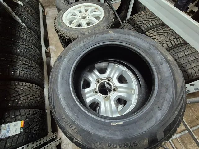 Автомобильная летняя шина Viatti Strada Asimmetrico 215/60 R16