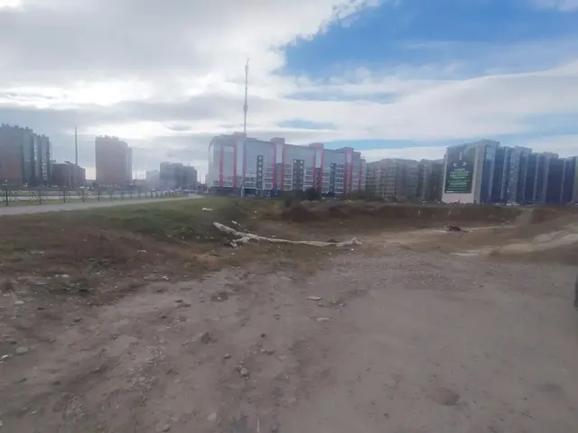 Право на заключение договора на размещение нестационарного торгового объекта – торгового павильона, расположенного южнее земельного участка  по адресу:  Арбан, 18 в городе Абакане