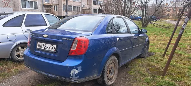 Транспортное средство Chevrolet Lacetti, 2008 года выпуска, цвет - синий, VIN KL1NF196J8K311145, государственный номер H672EK29. Состояние ТС: акуммулятор разряжен, передние колеса спущены.